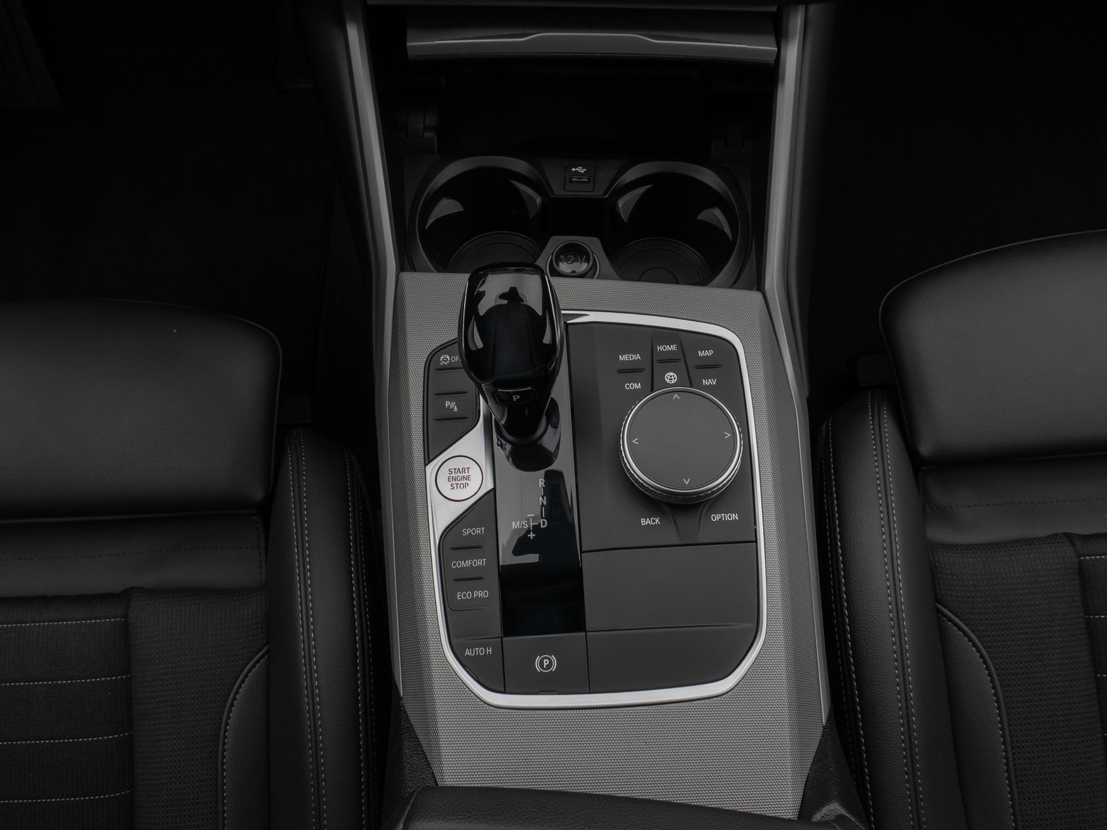 Fahrzeugabbildung BMW 320d HUD DAB CockPitPro Lordos PDC Alarm Sport
