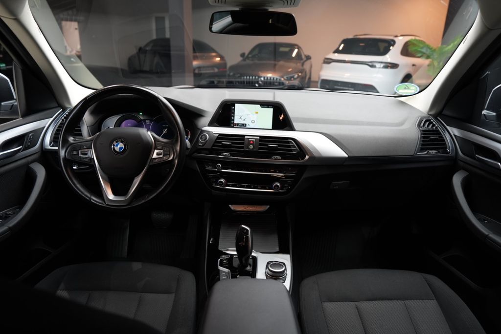 BMW X3 xDrive 20 d Advantage*AHK*KAMERA*HEADUP*LED BMW X3 xDrive 20 d Advantage*AHK*KAMERA*HEADUP*LED