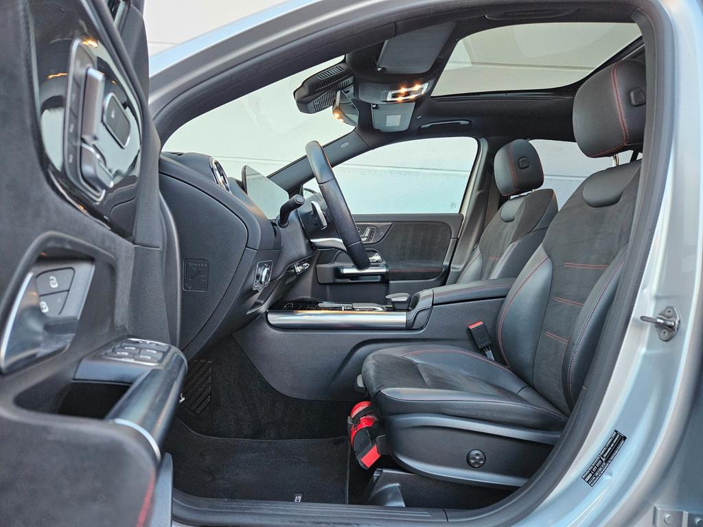 Mercedes-Benz GLA 180