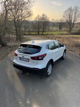 Nissan Qashqai 1.3 DIG-T DCT 160PS Acenta Acenta - Nissan Qashqai mit Benzin-Antrieb: Limousine, Automatik