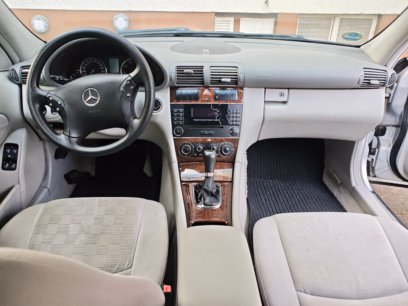 Mercedes-Benz C200 2005 — engine 1.796 cm³, 163 HP (120kW)