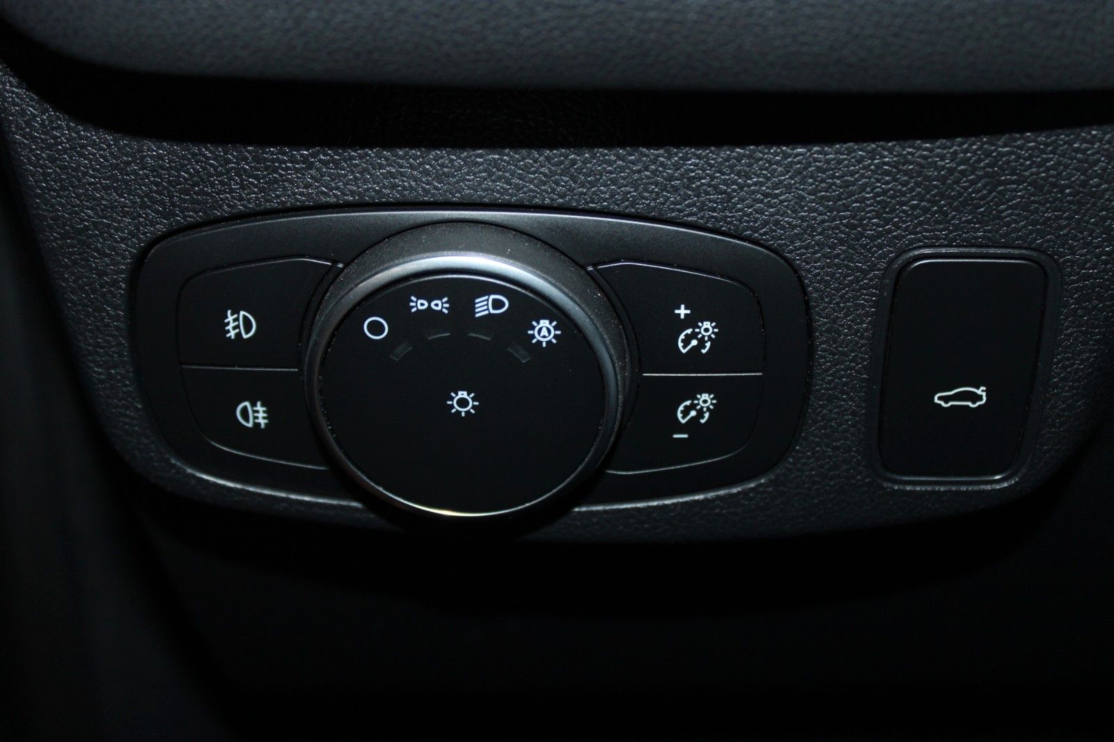 Fahrzeugabbildung Ford Focus ST-Line X Aut. LED PANO CAM ACC WinterPak.