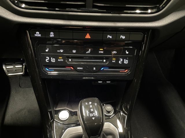 T-Roc R-Line 2.0 TDI DSG STANDHZG PANO LED