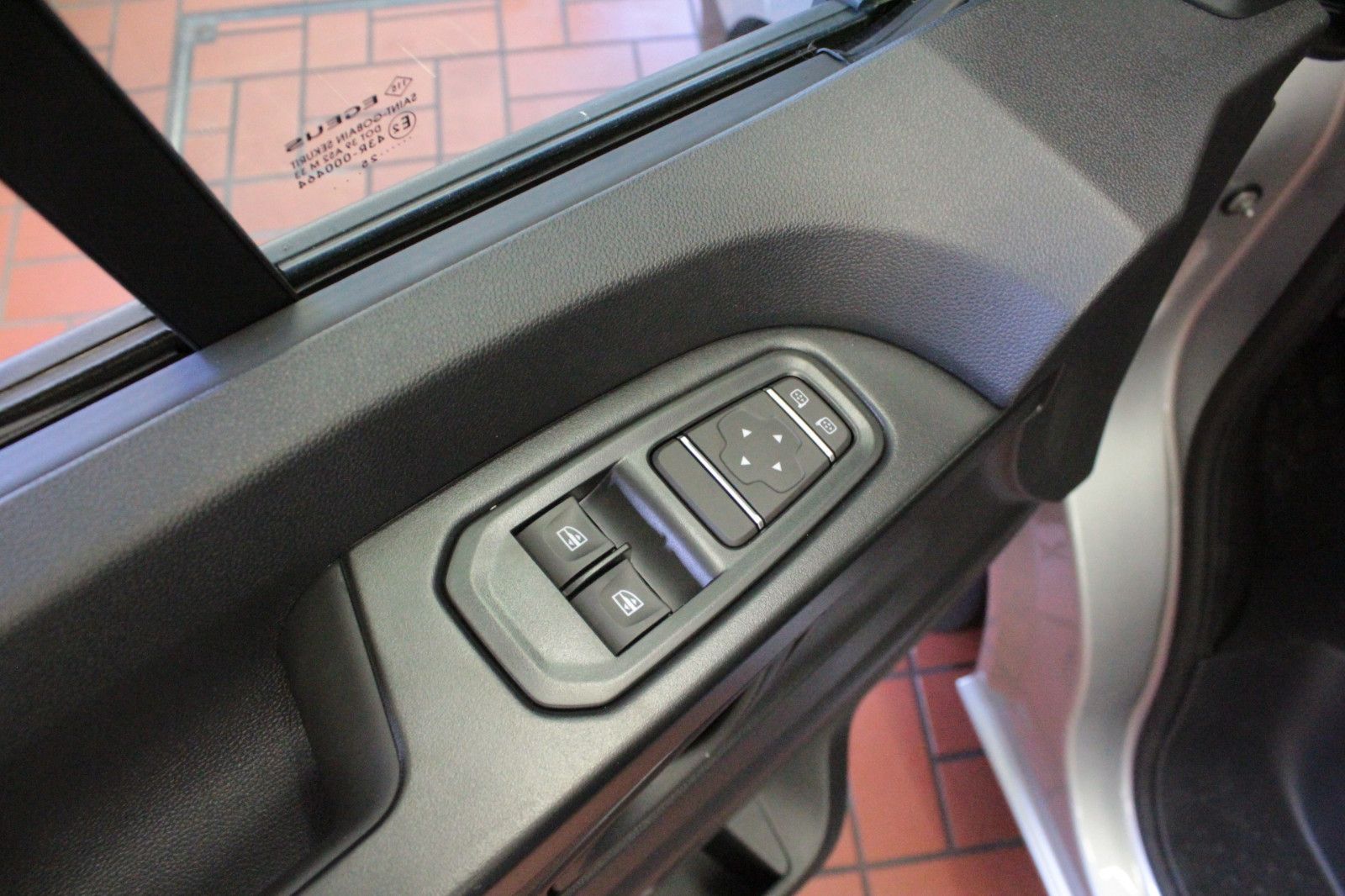 Fahrzeugabbildung Renault Trafic Dci 150 Grdt Evolution *Rollstuhlrampe*