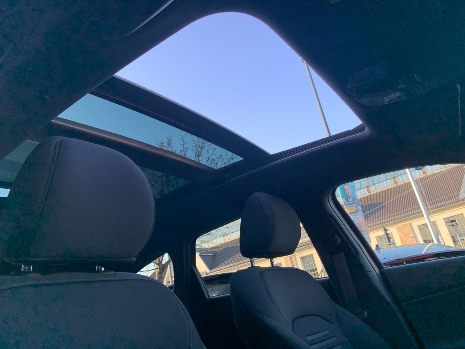 Fahrzeugabbildung Hyundai i30 Kombi 1.5 T-GDI 7-DCT Advantage Mild-Hybrid