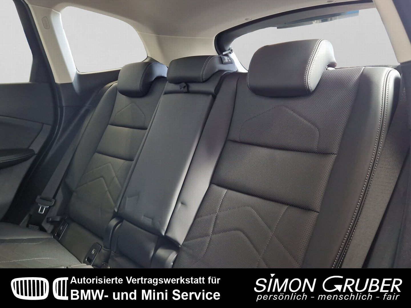 Fahrzeugabbildung BMW X1 xDrive23i Mild-Hybrid xLine Panorama HUD LED