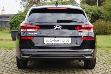 Hyundai i30 Kombi DCT-NAVI-LED-KAMERA-SHZG-ALU17-