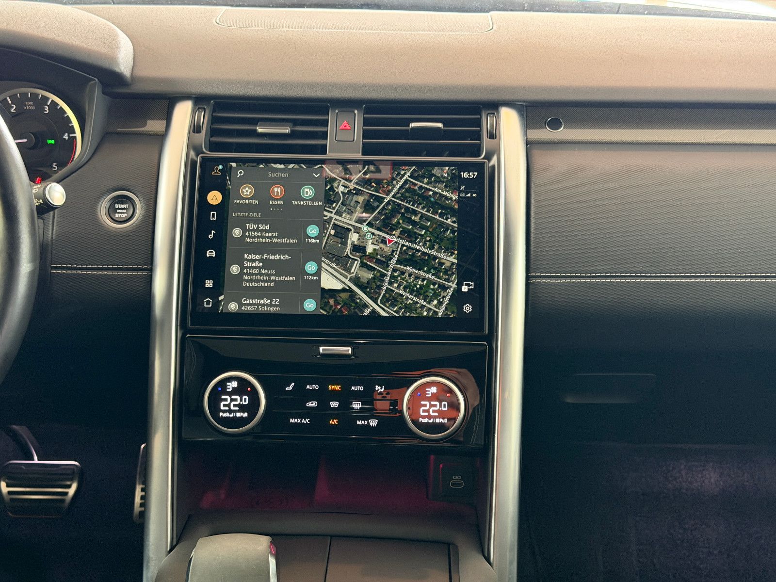 Fahrzeugabbildung Land Rover Discovery 5 R-Dynamic SE AWD/7-SITZER/360''KAM