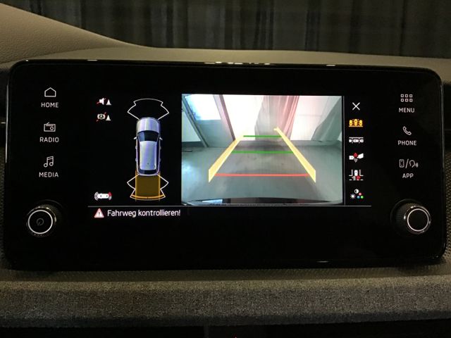 Fahrzeugabbildung Skoda Kamiq Selection 1.0 TSI DSG/Kamera/SHZ/SmartLink