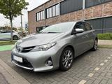 Toyota Auris Hybrid/Benziner - Toyota Auris in Düsseldorf