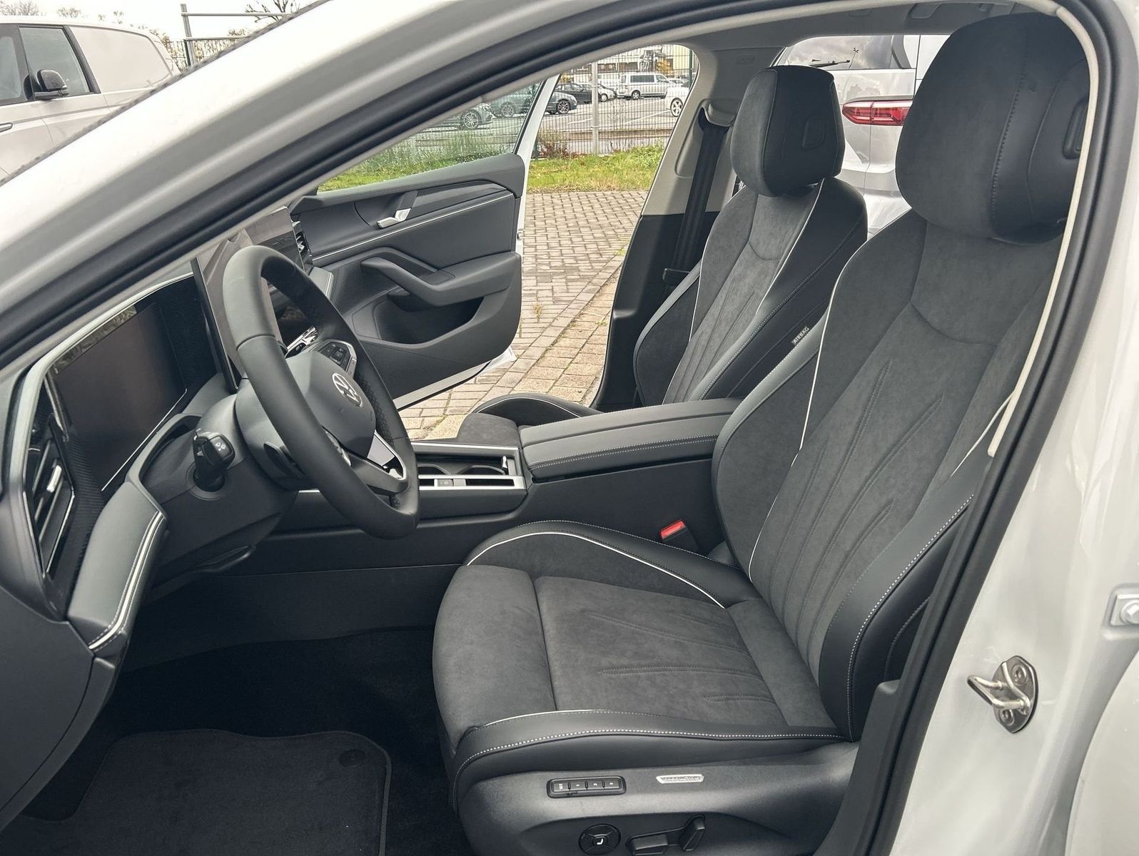 Volkswagen Passat - Bild 12