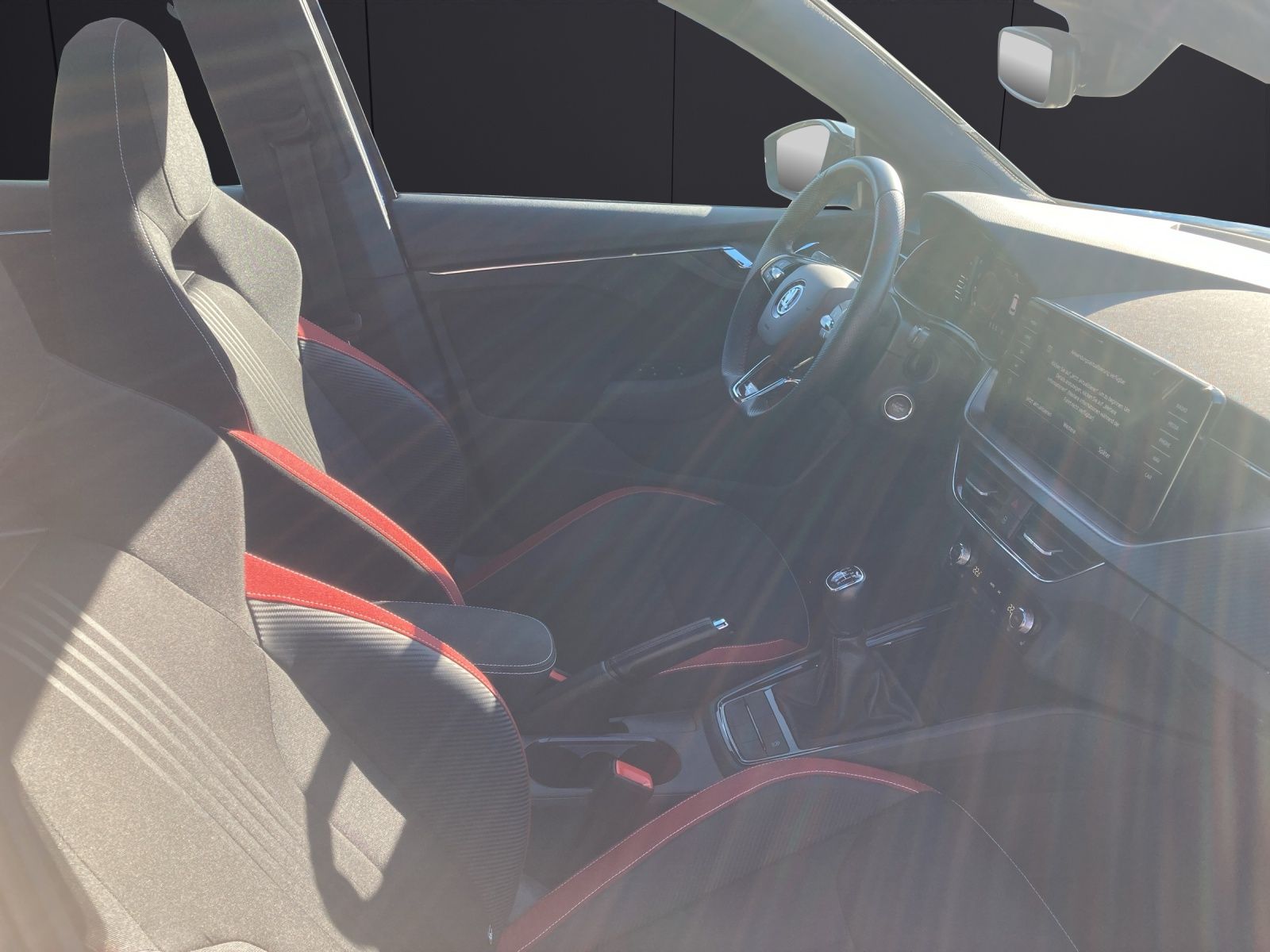 Fahrzeugabbildung SKODA Kamiq TSI Monte Carlo LED AHK Navi AID Pano ACC