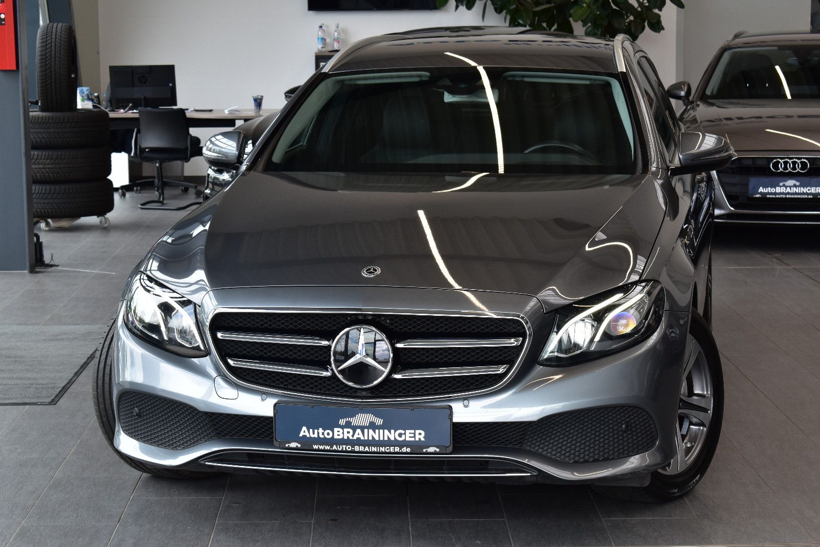 MERCEDES-BENZ E220d T 4Matic Avantgarde 9G-tronic LED~HUD~ACC
