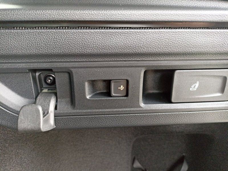 Fahrzeugabbildung SKODA Superb Combi 2.0 TDI Selection DSG AHK+ASSISTENT
