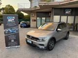 Volkswagen Tiguan 2.0 TDI SCR DSG Style BlueMoti - Volkswagen Tiguan mit Diesel-Antrieb: Grau, Kombi