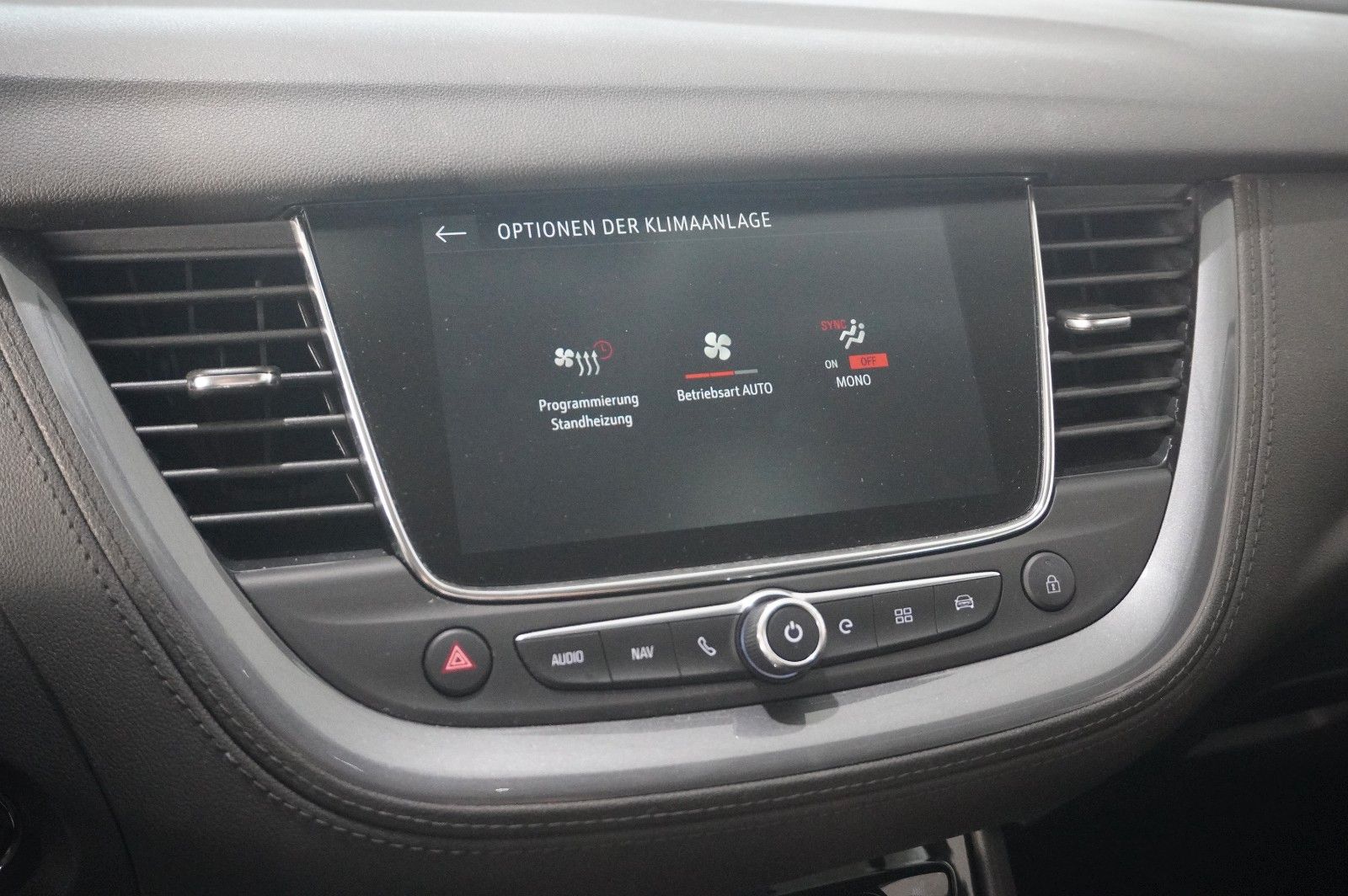 Fahrzeugabbildung Opel Grandland (X) ULTIMATE 4HYBRID NAVI/LED/360°/SHZ