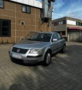 Volkswagen VW Passat 3BG 1.6 (Klima, 8-Fach,TÜV11/26) - Volkswagen Passat mit Benzin-Antrieb: Limousine, 2.8