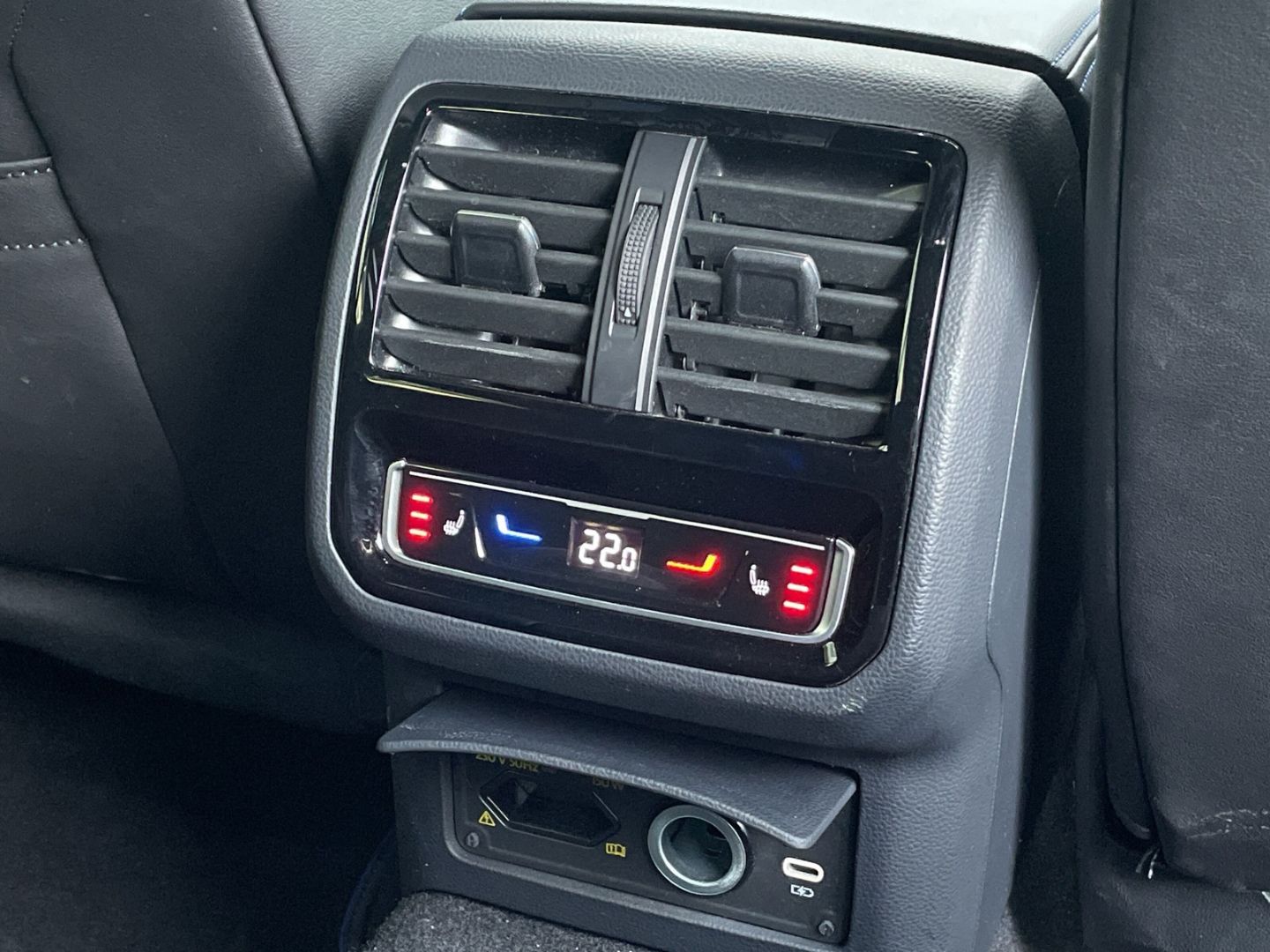 Arteon R SB 2.0 TSI 4Motion AHK/HUD/Kamera/DCC