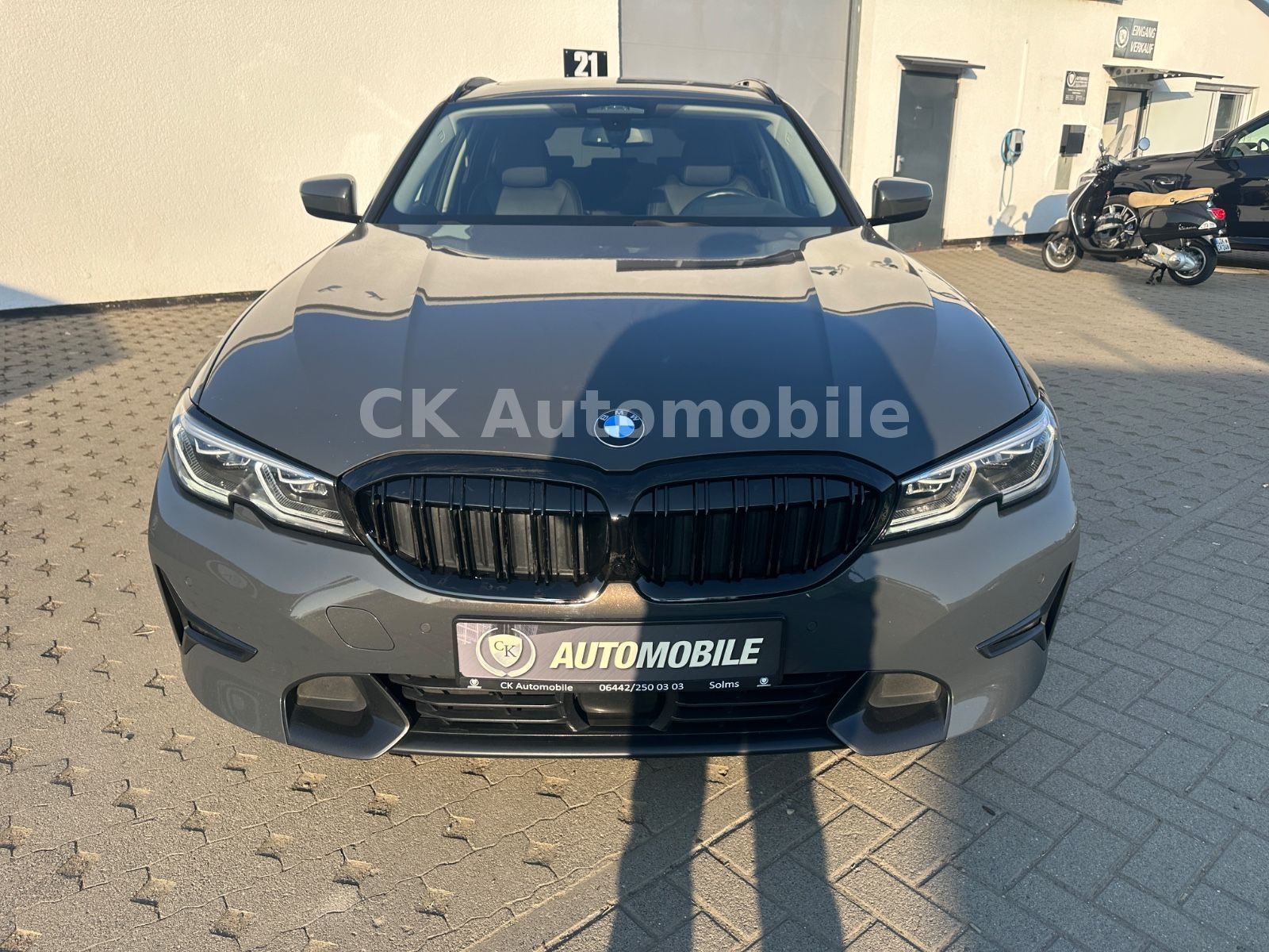 Fahrzeugabbildung BMW 320dxDrive Touring Sport-Line/Laser/Pano/ACC/AHK