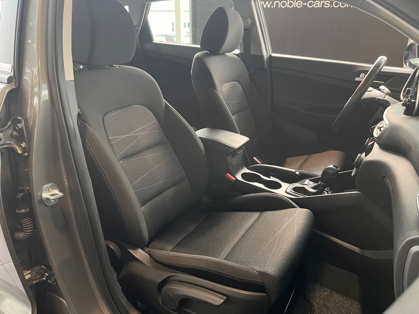 Fahrzeugabbildung Hyundai TUCSON Advantage AHK 2WD KLIMA NAVI ALU