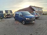 Volkswagen T5 Transporter - Volkswagen T5 mit Benzin-Antrieb