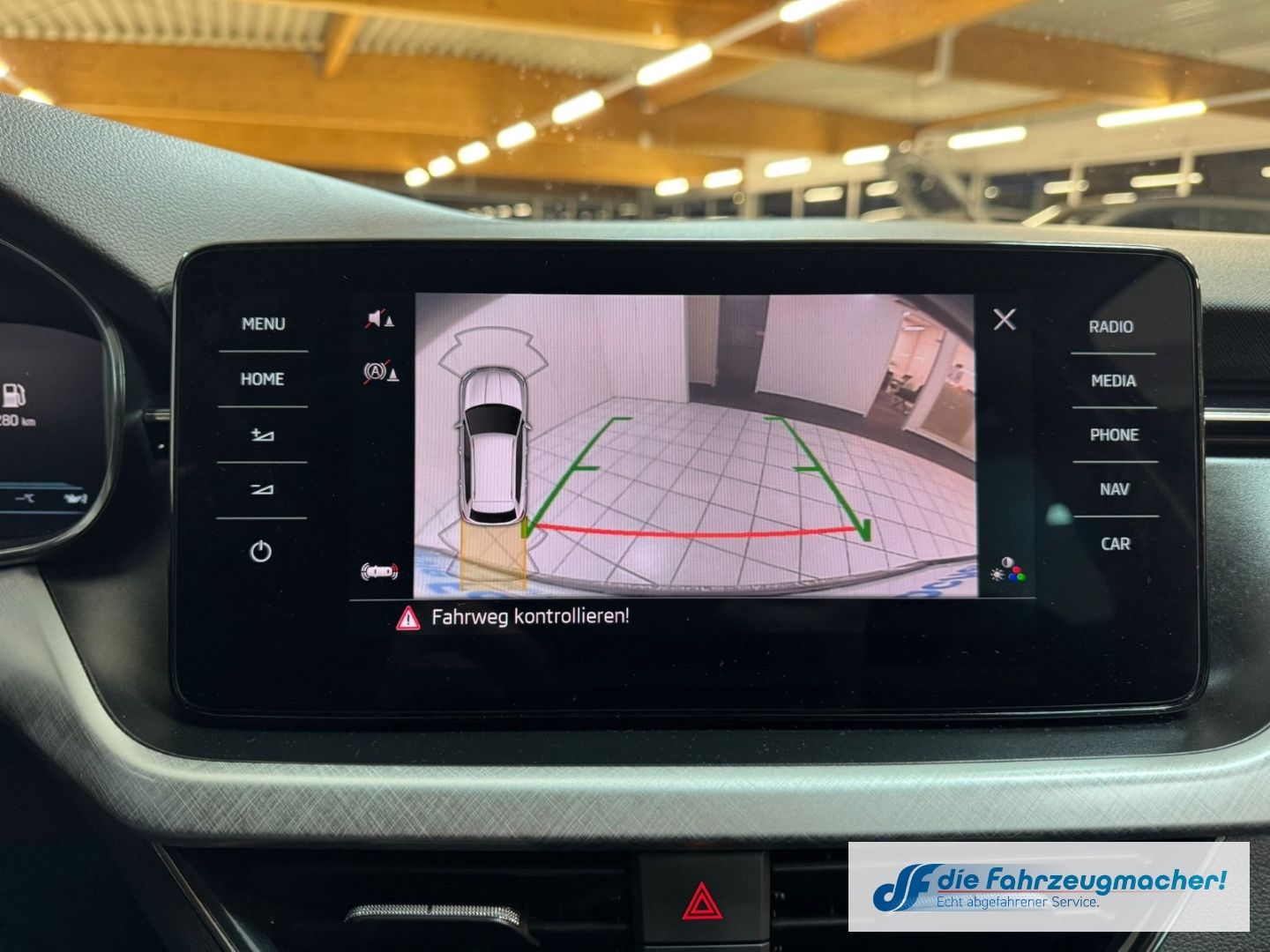 Fahrzeugabbildung SKODA Kamiq Tour Navi Digitales Cockpit LED Sperrdiff.
