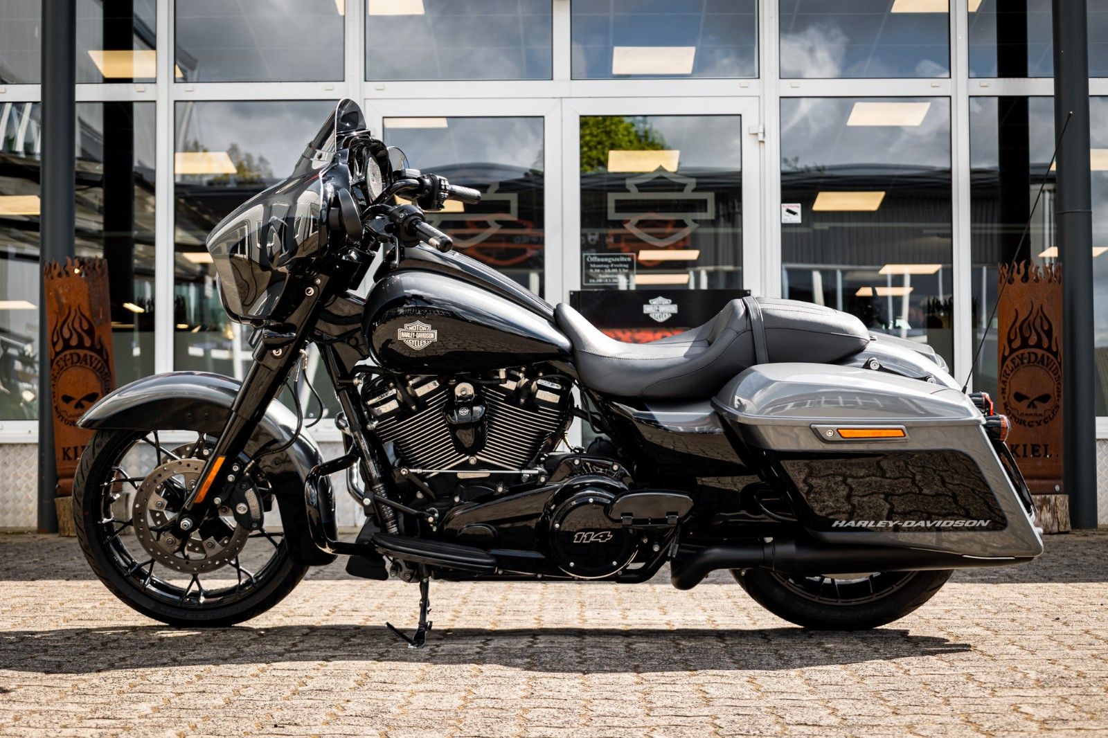Fahrzeugabbildung Harley-Davidson Street Glide Special FLHXS