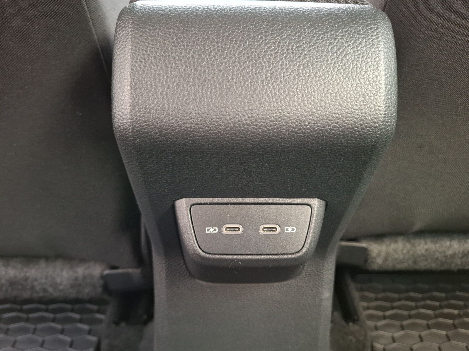 Fahrzeugabbildung Volkswagen Polo 1.0 Trendline Klima DAB SH