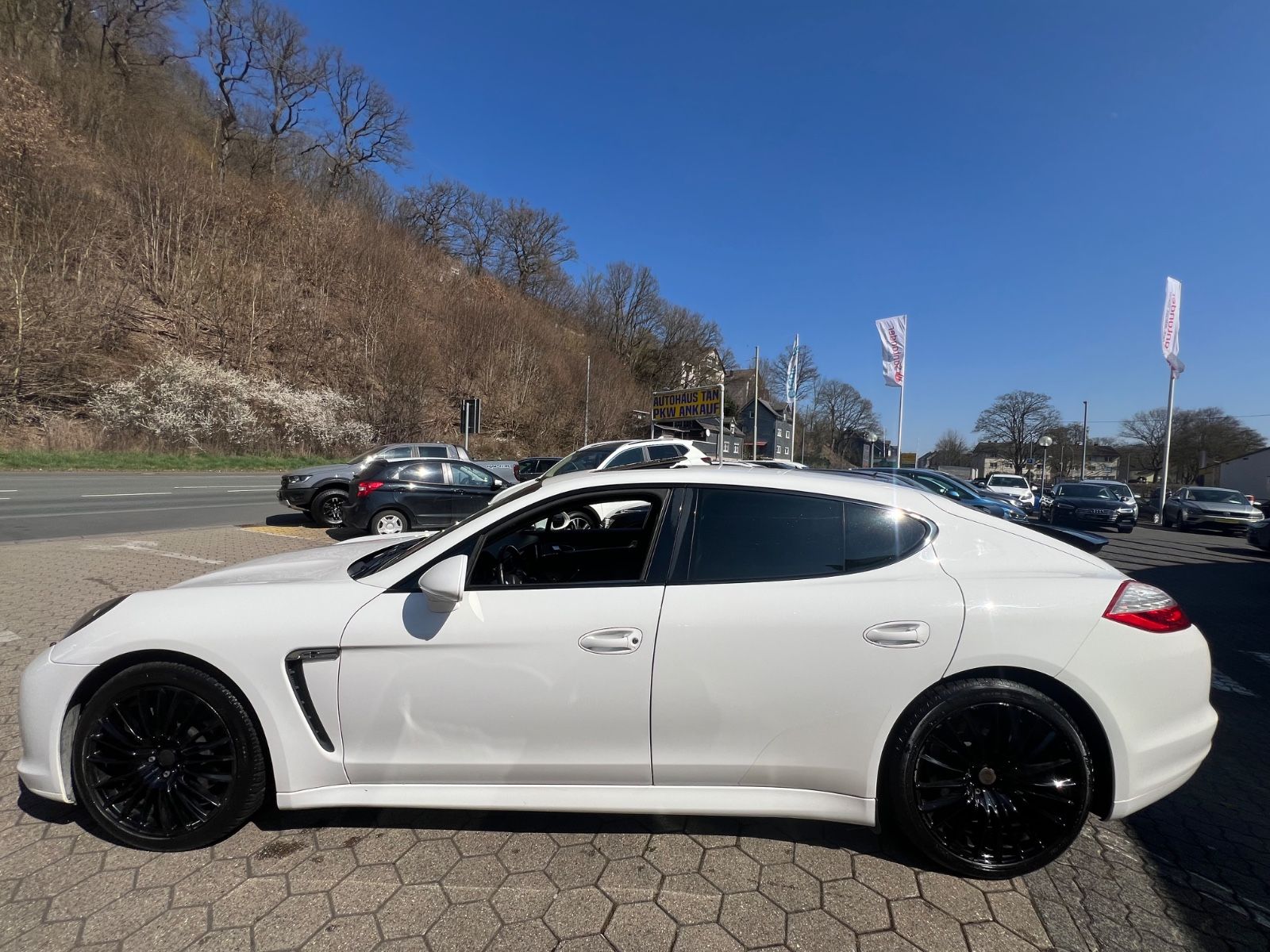 Fahrzeugabbildung Porsche Panamera Diesel * Carraraweiß * SCHIEBEDACH*
