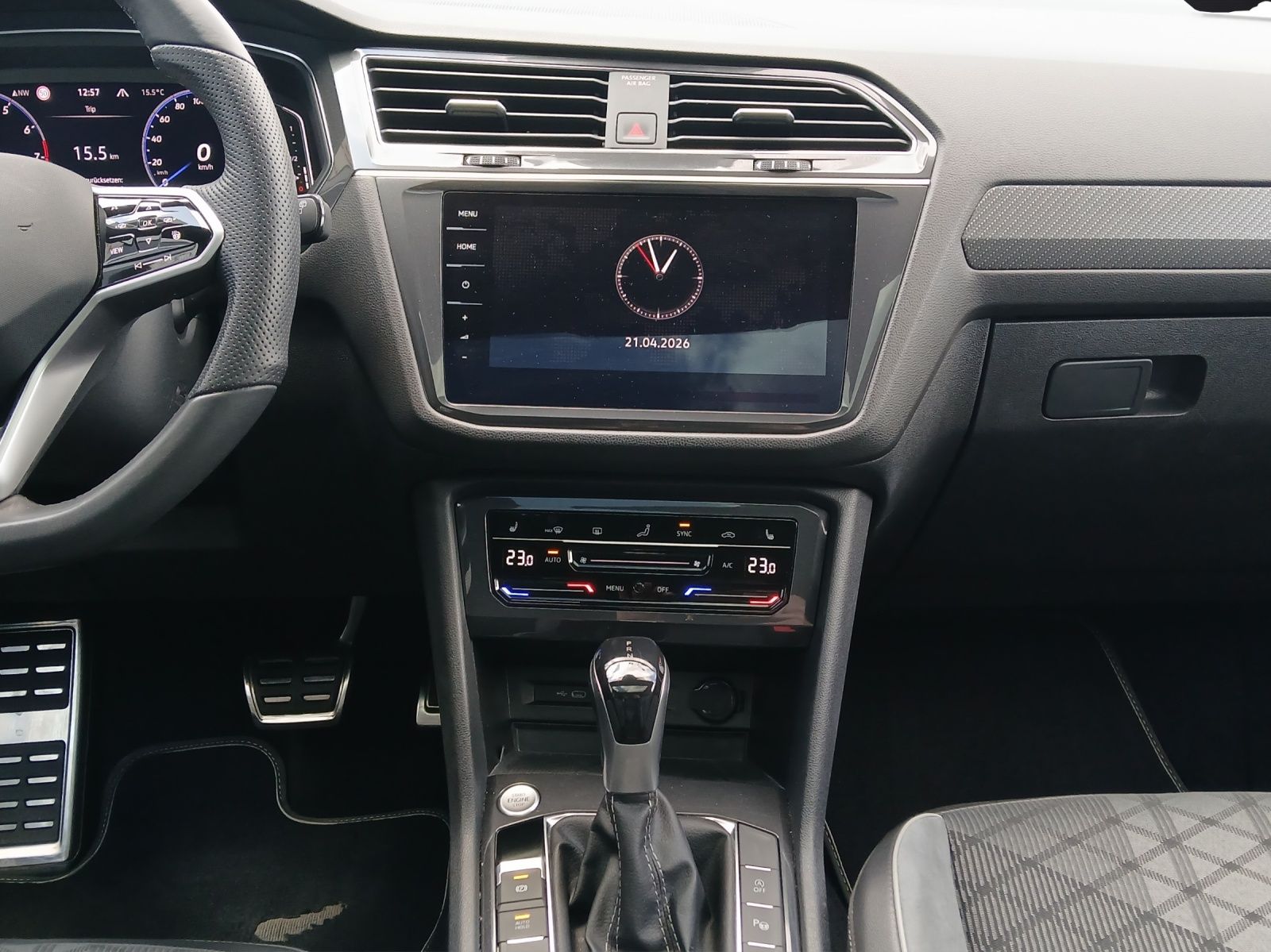 Fahrzeugabbildung Volkswagen Tiguan Allspace TSI R-Line DSG 4M IQ.Light Navi