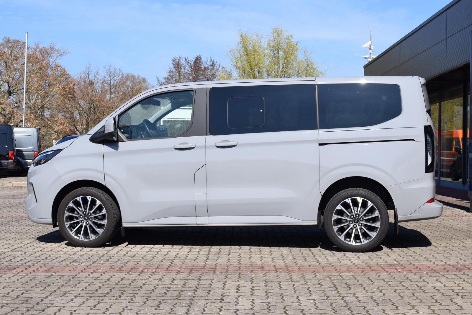 Ford Tourneo Custom L1H1 Titanium Top Plus Ausstattun