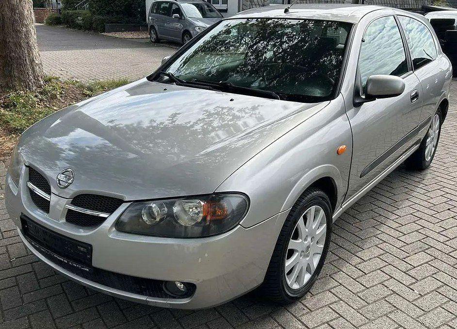 Nissan Almera