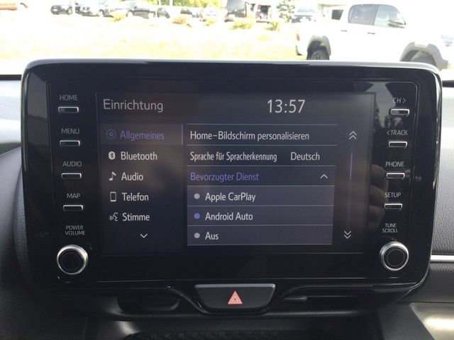 Yaris 1.5 Hybrid Style PDC SHZ KAMERA ACC LED