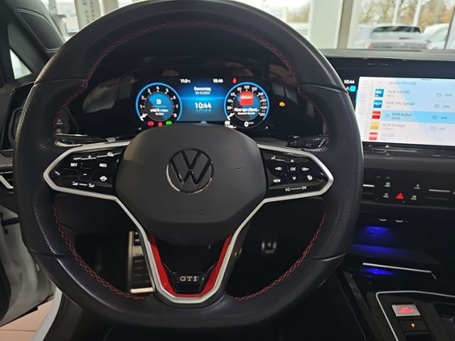 Fahrzeugabbildung Volkswagen Golf 2.0 TSI DSG GTI LED LM19 RFK SHZ APP-CONNEC