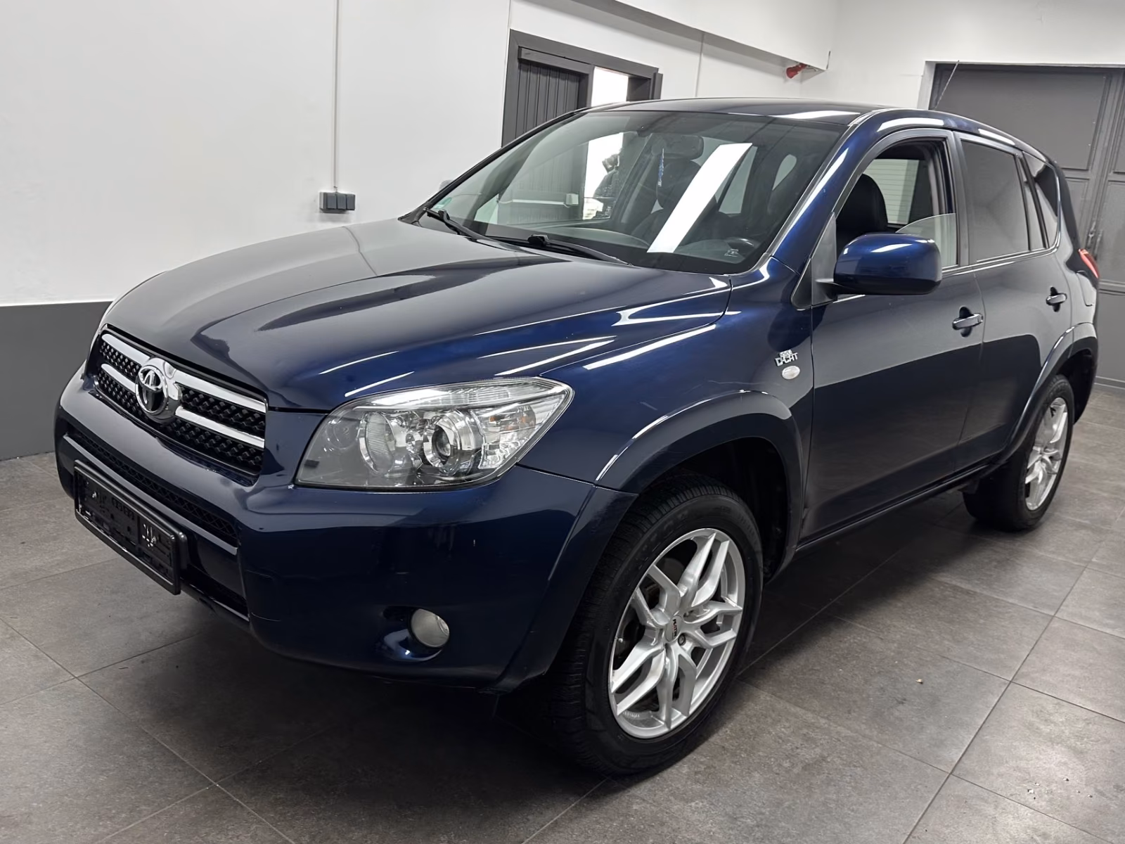 Toyota RAV4 Executive 2.2 D-CAT 177 ch 4x4 • Cuir • GPS • Caméra • Attelage