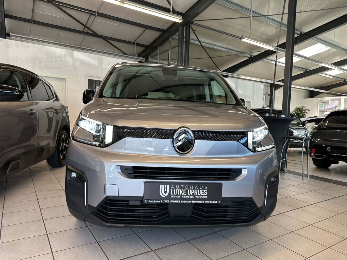 Fahrzeugabbildung Citroën Berlingo XL BlueHDi 130 EAT8 S&S Max Navi CarPla