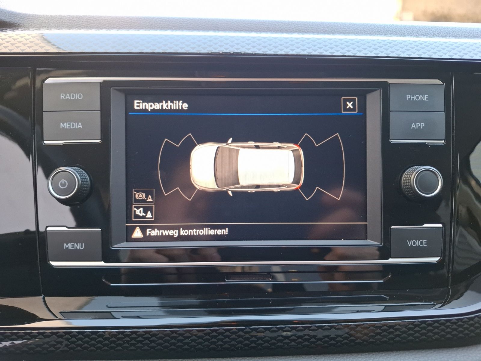Fahrzeugabbildung Volkswagen Polo 1.0 Life LED AID APP GRA PDC SHZ