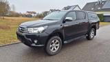 Toyota Hilux Double Cab 4x4 Comfort Automatik - schwarze Toyota Hilux