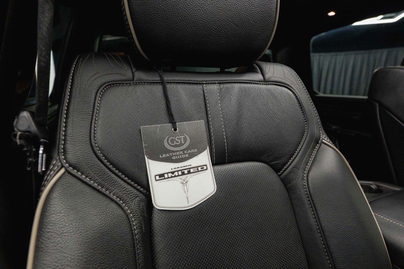 Fahrzeugabbildung Dodge RAM 5.7 V8 HEMI 4x4 LIMITED Offroad 100% Options