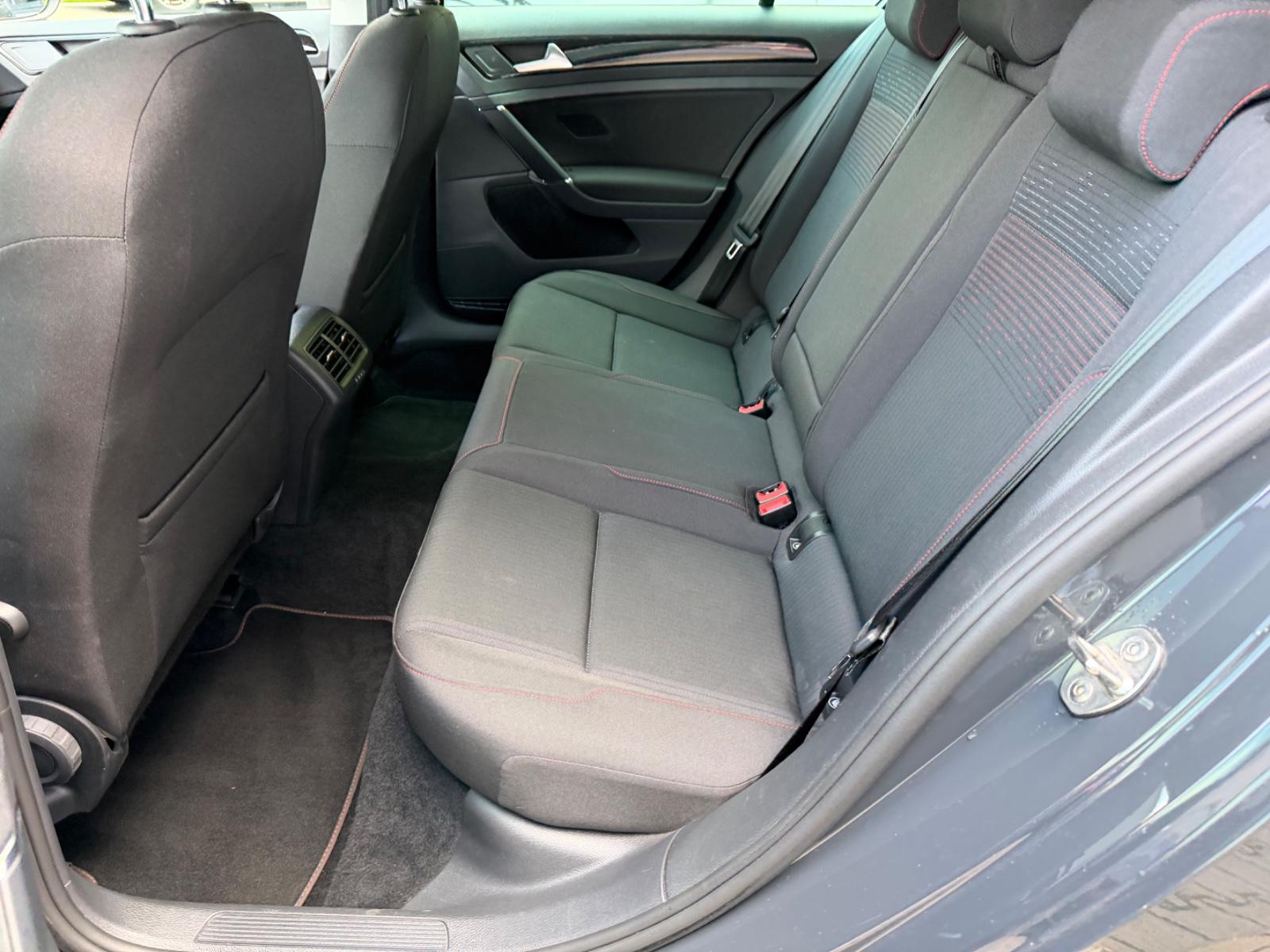Volkswagen Golf VII Lim. Sound/ACC/AUTOMATIK/SHZ/NAVI/