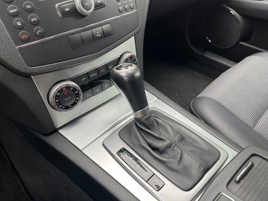 Mercedes-Benz C200 2009 — photo 10