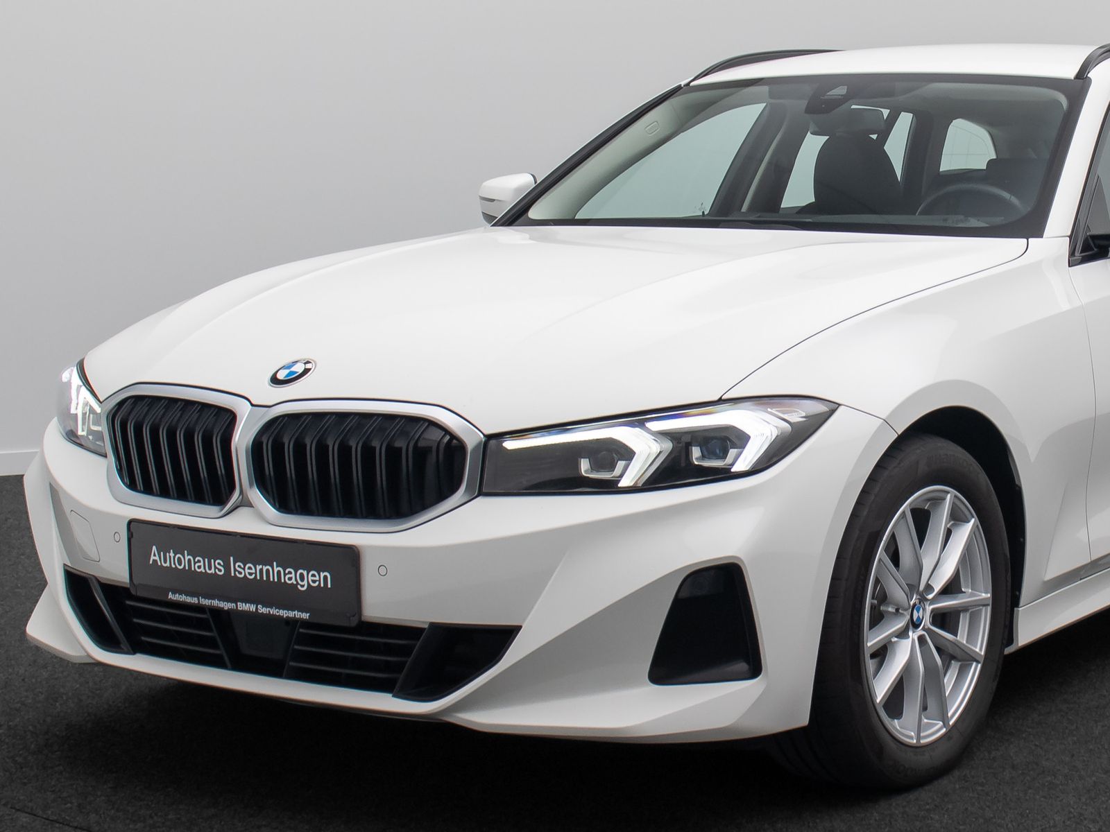 Fahrzeugabbildung BMW 320d HUD DAB Sport Komfort Alarm Teilleder AHK