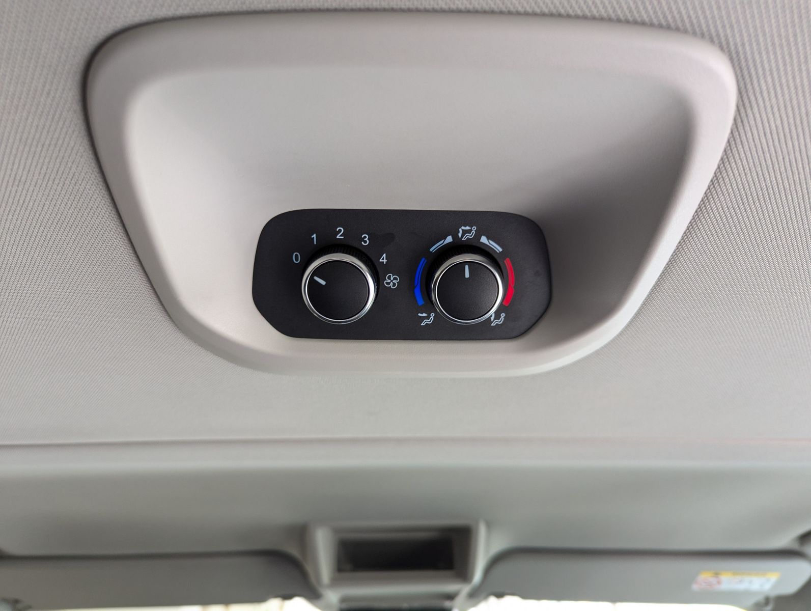 FORD Tourneo Custom 320 L1 Aut. Titanium-X 9-Sitz Xen - Image 18