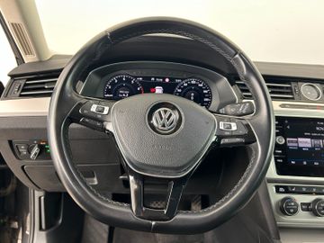Volkswagen Passat Variant - 12