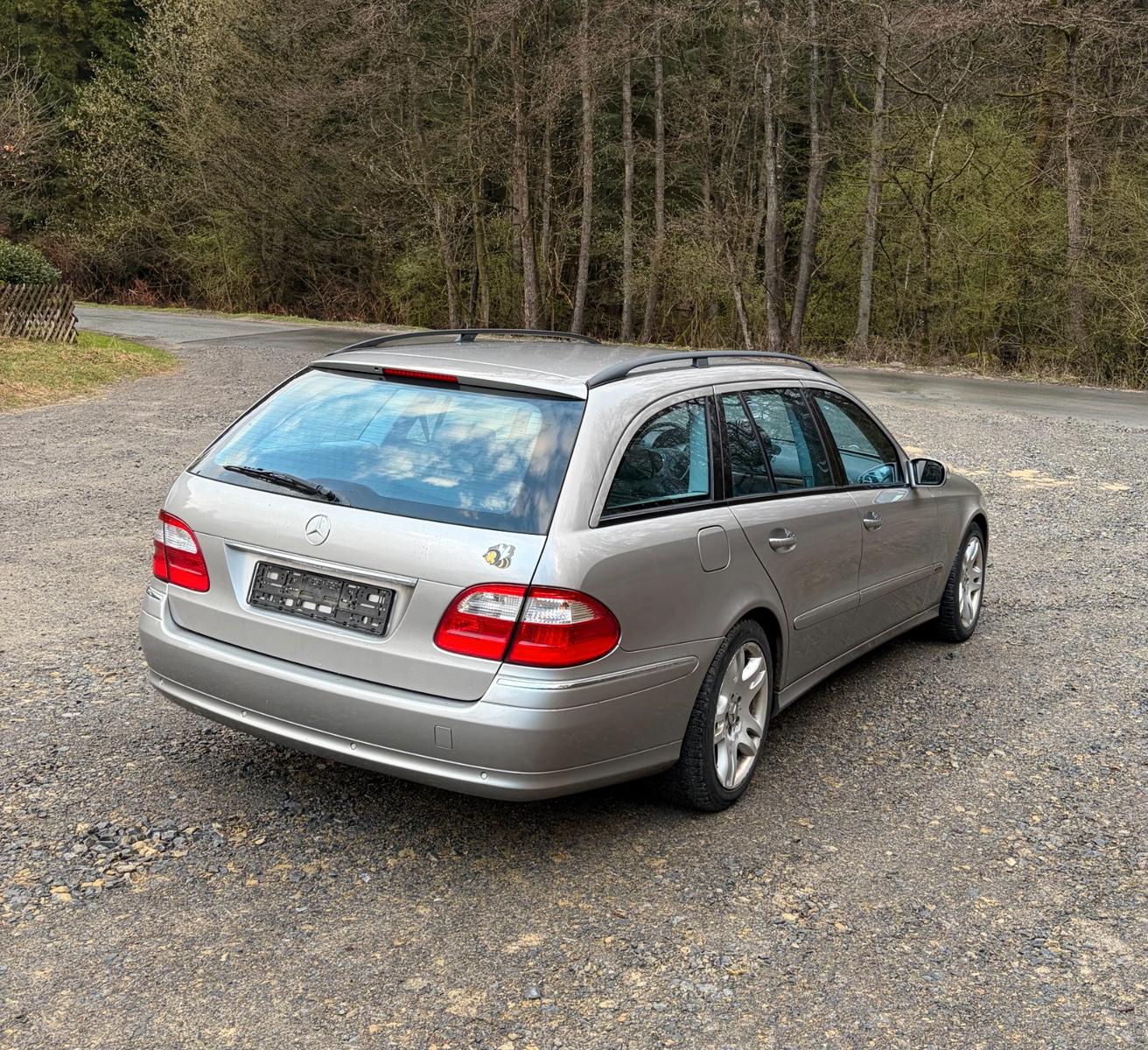 Mercedes-Benz E320 2004 — photo 8
