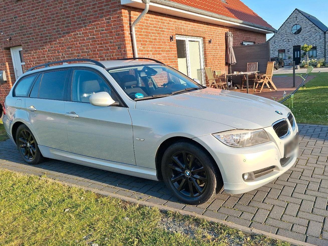 BMW 318 2010 — photo 5