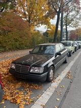 Mercedes-Benz Mercedes Benz E200 W124 Mopf 2 040 Schwarz... - gebrauchte Mercedes-Benz E 200 aus dem Jahr 1993