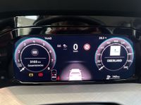 Volkswagen Golf VIII 1.5TSI Life AHK Rkam Keyless HuD Navi