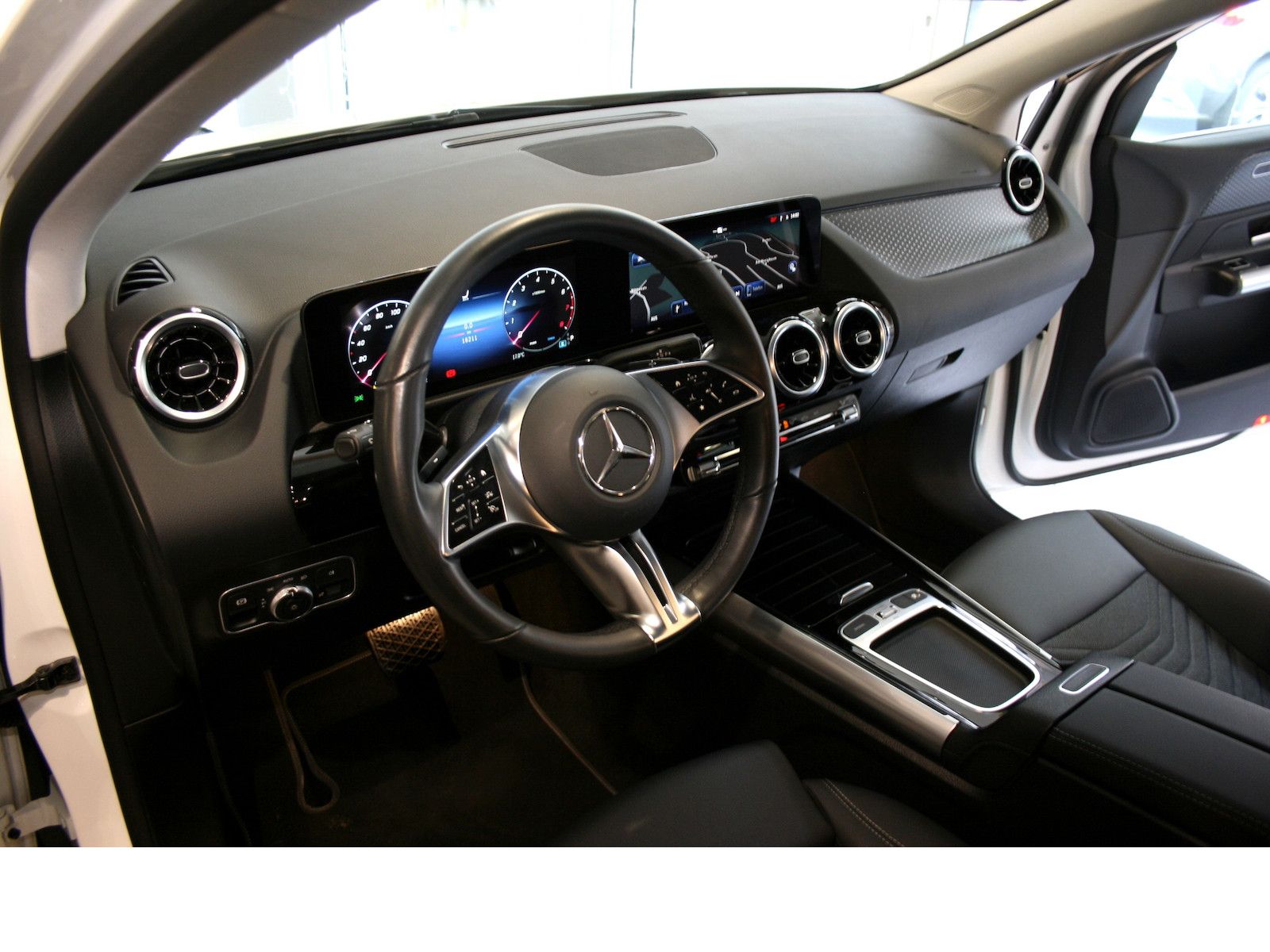 Fahrzeugabbildung Mercedes-Benz B 200 Progres. Advanced *Totwinkel*Winter-Paket*