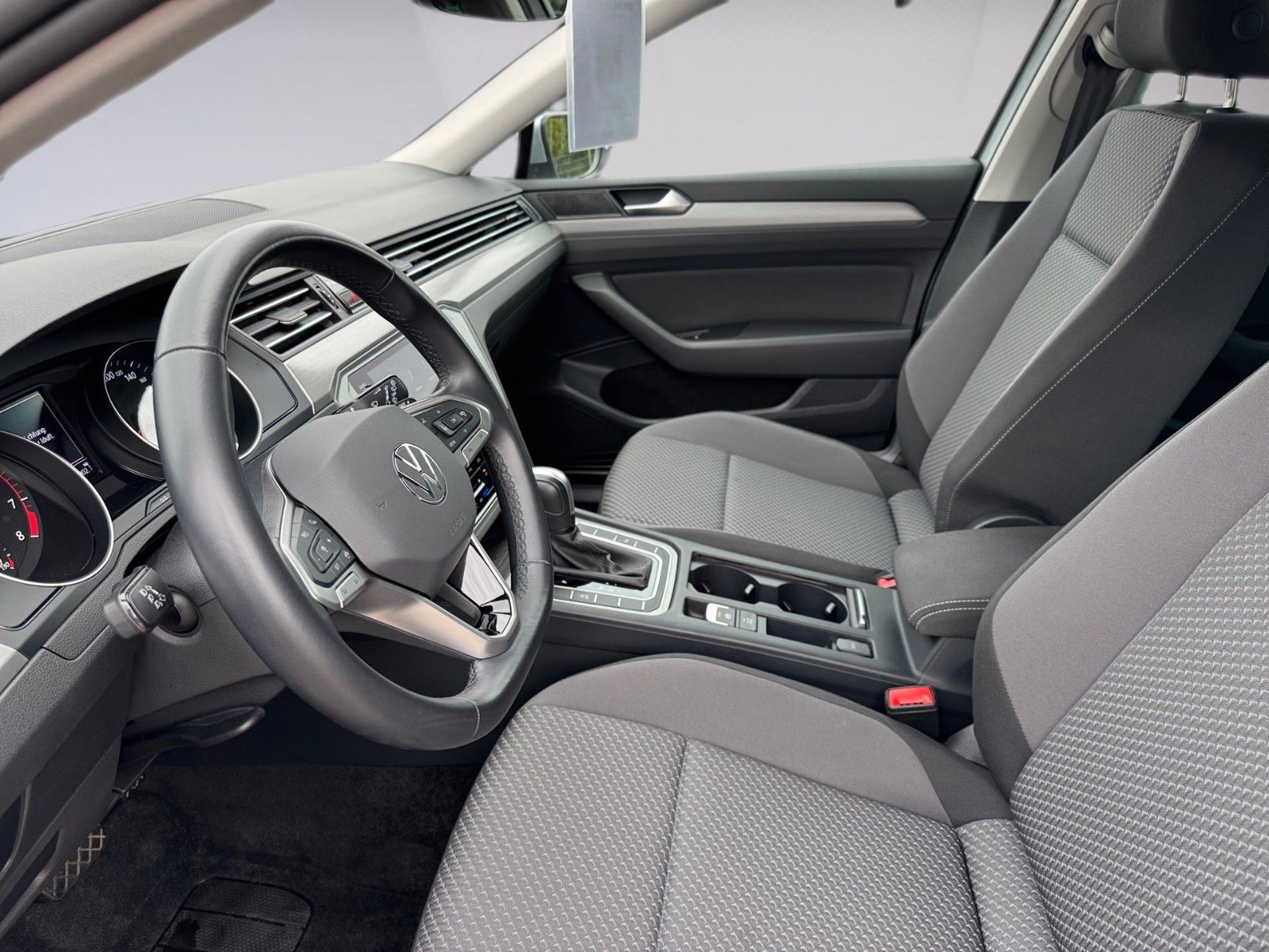 Fahrzeugabbildung Volkswagen Passat Variant 1.5 TSI